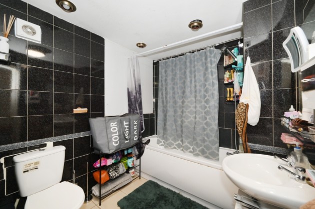 Nairn Street, London, E14 - Photo 8