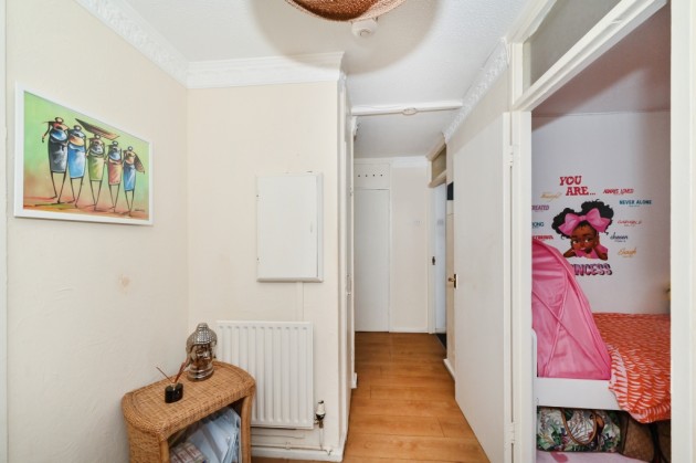 Nairn Street, London, E14 - Photo 9