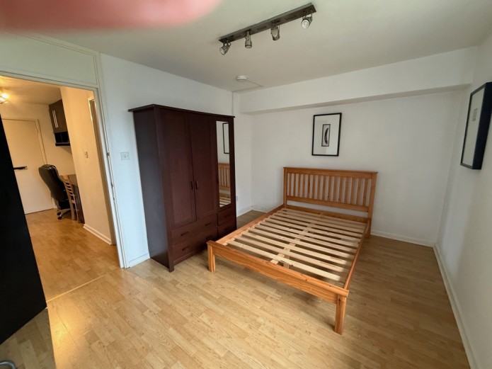 Van Gogh Court E14 3UY