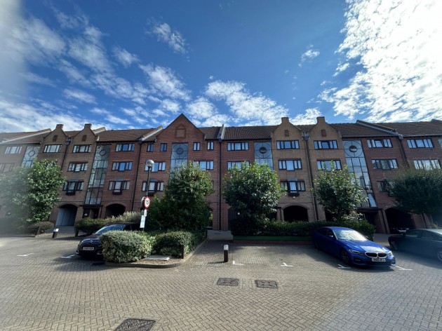Amsterdam Road, London Yard, London, E14 - Photo 1